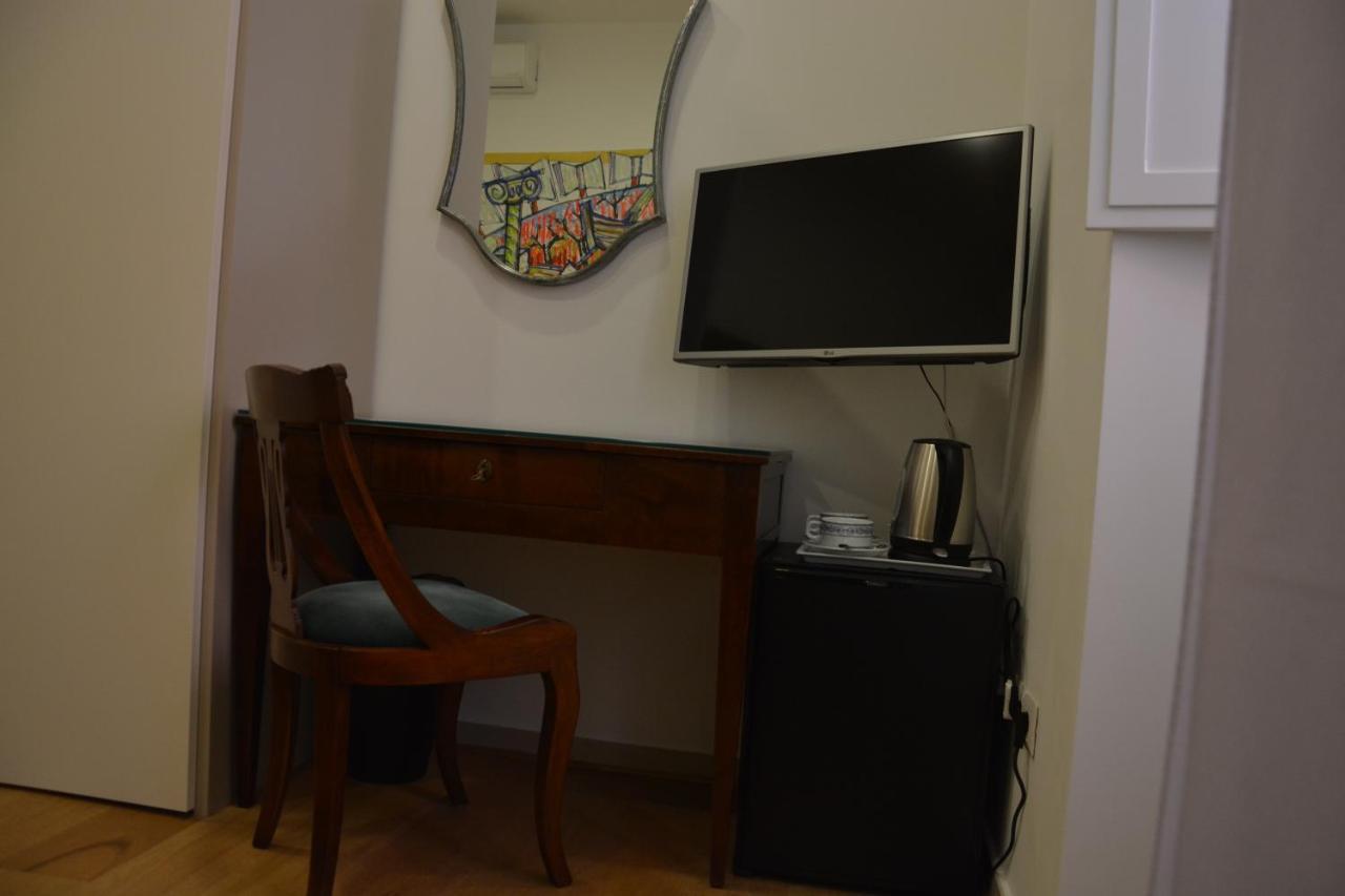 Bed and Breakfast Dimora Megaride à Naples Extérieur photo